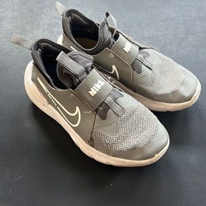 Boys nike flex slip on running shoes